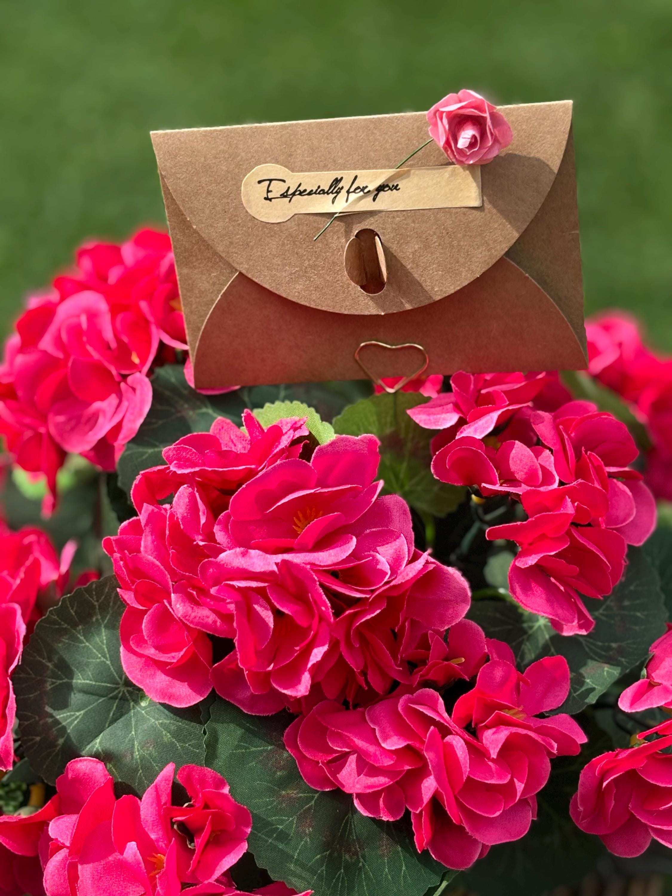 The Teacup - Fuscia Pink | Pink Geranium Artificial Flower Arrangement